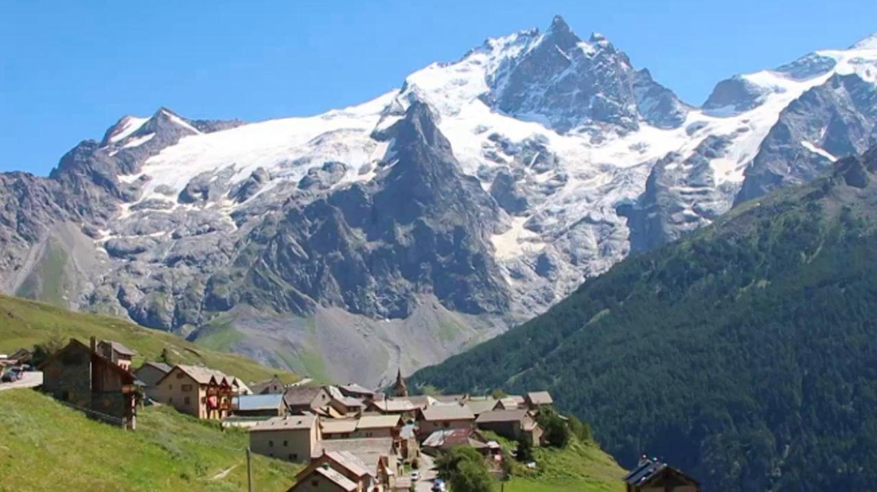 Appartement Studio avec terrasse amenagee et wifi a La Grave a 3 km des pistes Extérieur photo